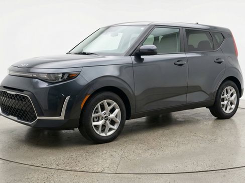 Used 2025 Kia Soul LX w/ LX Technology Package FWD image 3