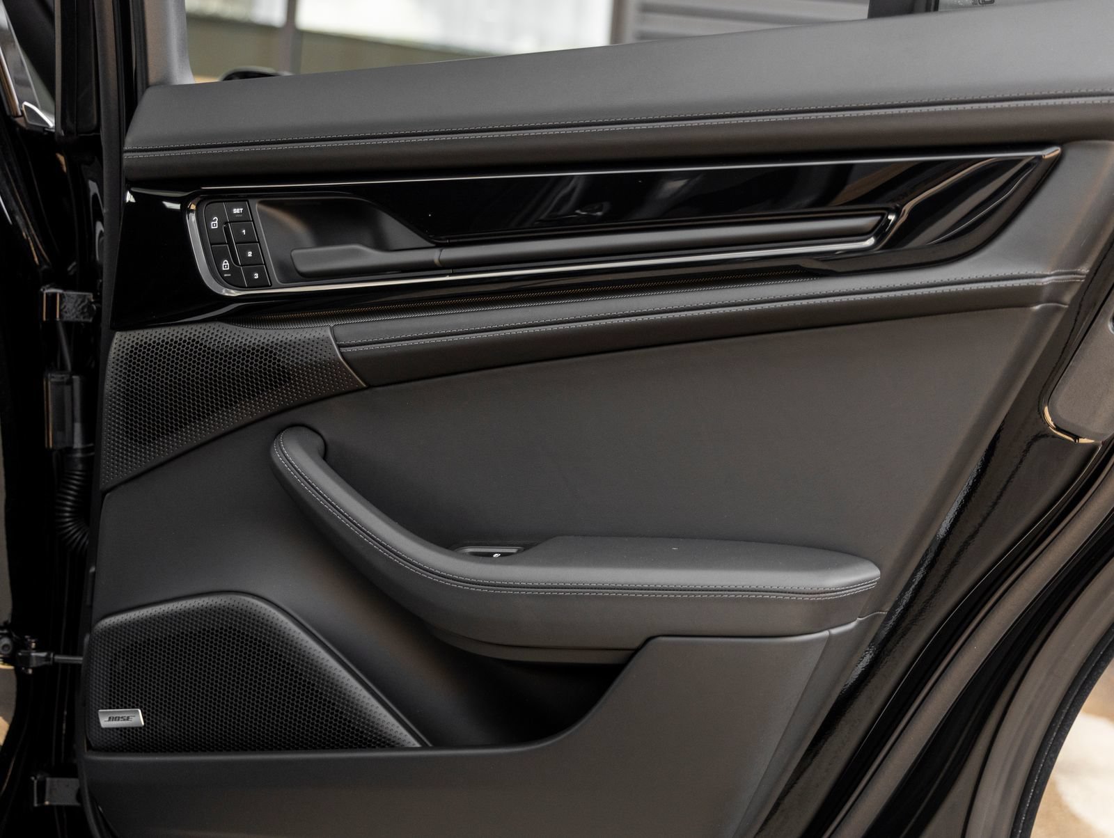 New 2026 Porsche Panamera 4 AWD/4WD image 38