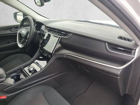 Used 2023 Jeep Grand Cherokee Laredo RWD image 20