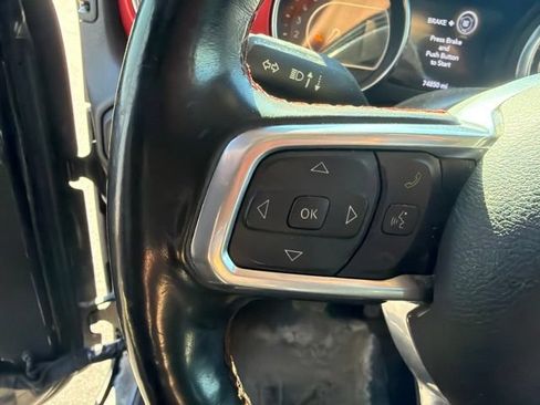 Used 2020 Jeep Gladiator Rubicon w/ Dual Top Group AWD/4WD image 16