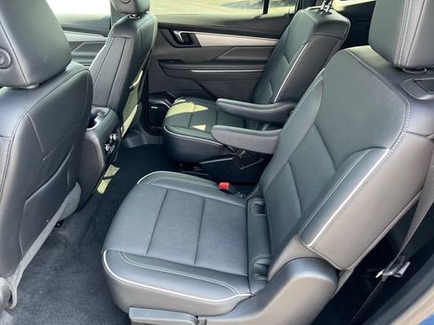 Certified 2025 Buick Enclave Preferred FWD image 24