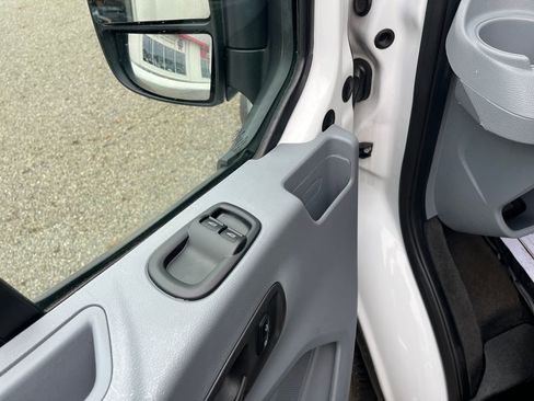 Used 2019 Ford Transit 350 XLT image 12
