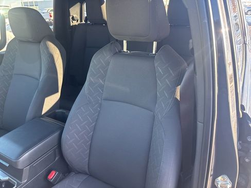 Used 2024 Toyota Tacoma 4x4 Double Cab image 12