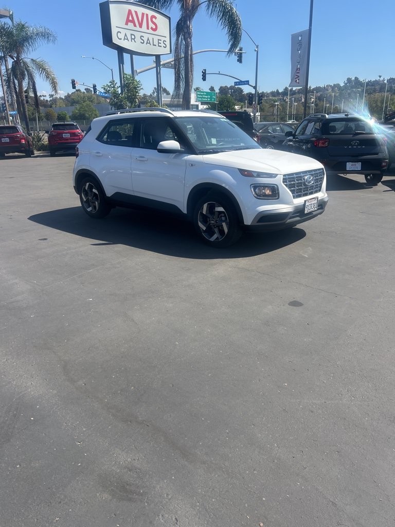 Used 2026 Hyundai Venue SEL FWD image 5