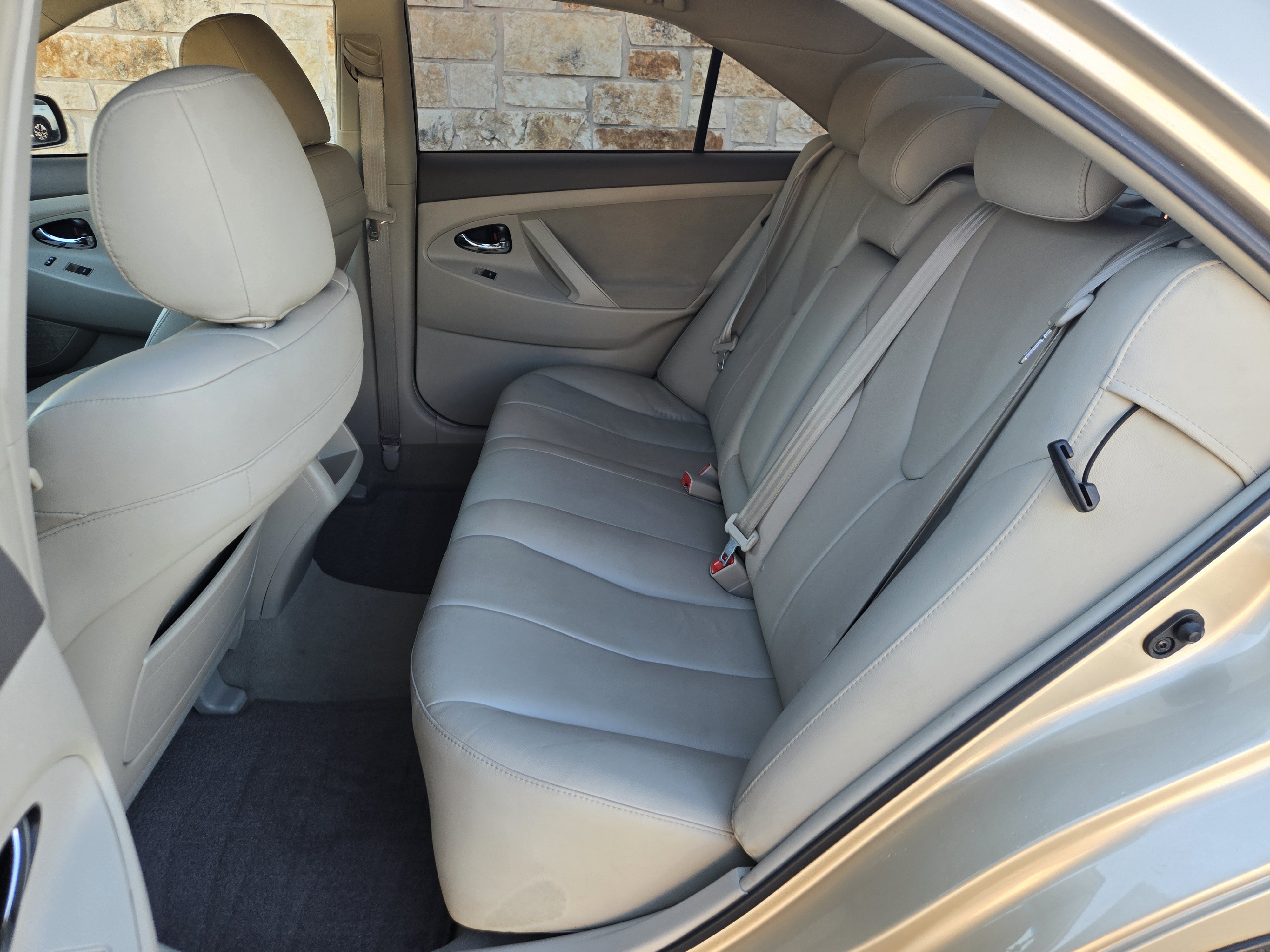 Used 2011 Toyota Camry LE w/ LE Extra-Value Pkg FWD image 7