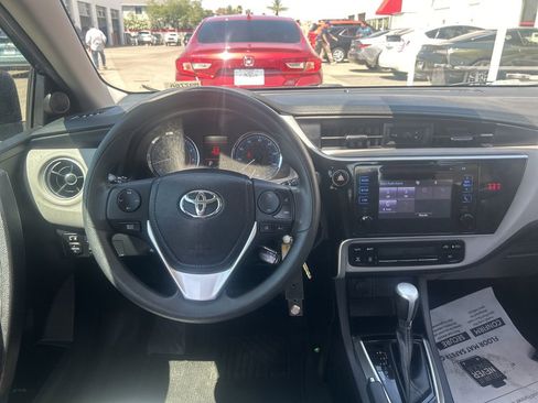 Used 2018 Toyota Corolla LE image 9