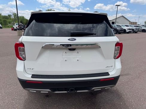 Used 2023 Ford Explorer XLT w/ Equipment Group 202A AWD/4WD image 12