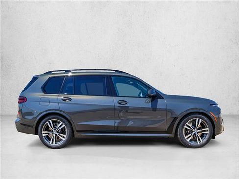 New 2027 BMW X7 xDrive40i w/ M Sport Package AWD/4WD image 4