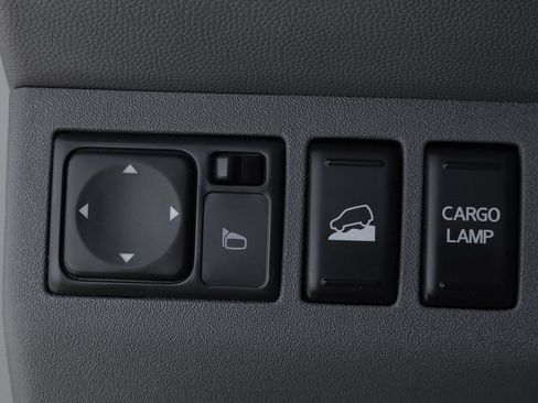 Used 2018 Nissan Frontier SV image 20