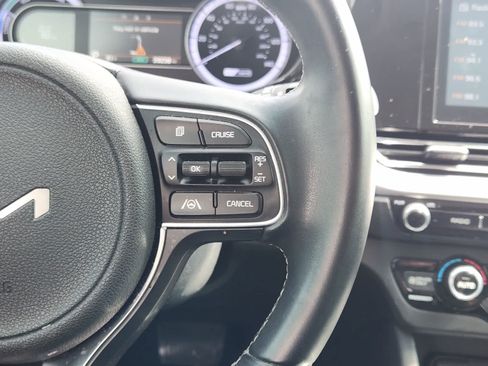 Used 2022 Kia Niro LXS FWD image 27