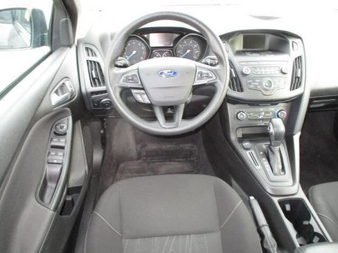 Used 2018 Ford Focus SE image 26