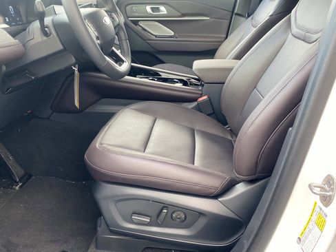 New 2026 Ford Explorer Platinum image 16
