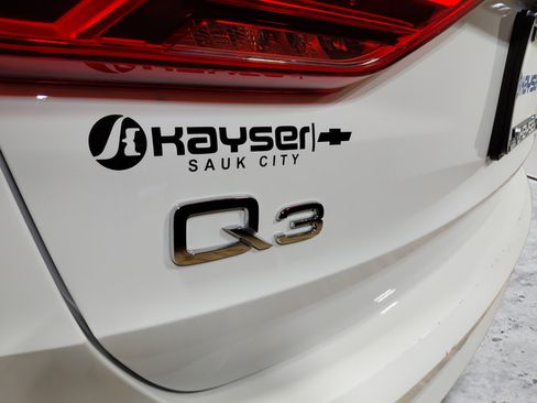Used 2025 Audi Q3 2.0T Premium AWD/4WD image 12
