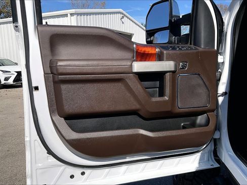 Used 2022 Ford F250 King Ranch w/ Chrome Package image 19