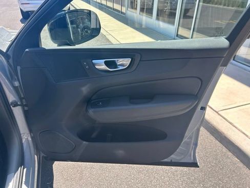 Certified 2025 Volvo XC60 B5 Plus AWD/4WD image 14