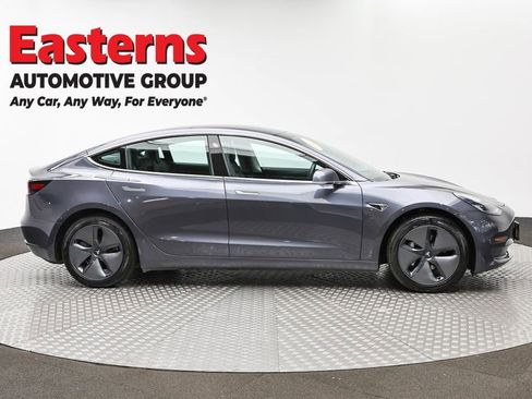 Used 2019 Tesla Model 3 Standard Range image 4
