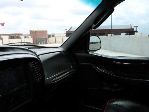 Used 2002 Lincoln Blackwood RWD image 82