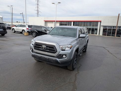 Used 2020 Toyota Tacoma SR5 image 4