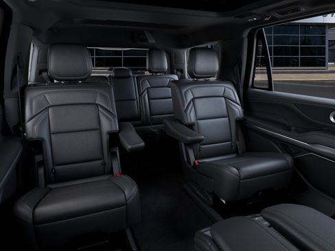 New 2027 Lincoln Navigator Reserve w/ Jet Appearance Package AWD/4WD image 11