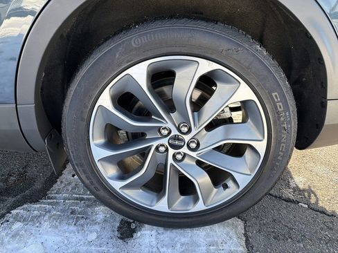 Certified 2022 Lincoln Nautilus Reserve w/ Equipment Group 201A image 31