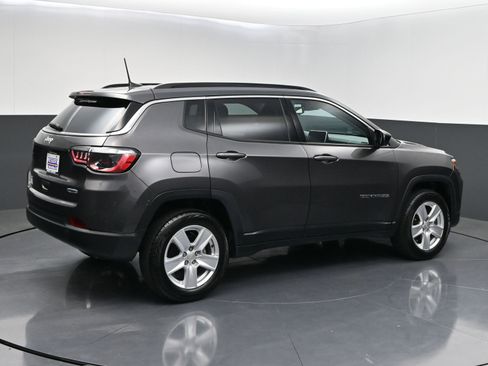 Used 2022 Jeep Compass Latitude AWD/4WD image 7