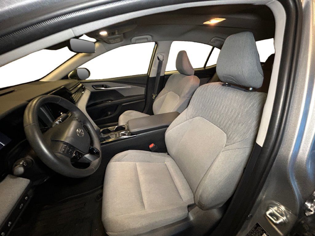 Used 2026 Toyota Camry LE w/ Convenience Package AWD/4WD image 9