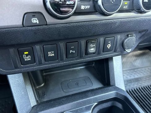 Used 2016 Toyota Tacoma TRD Sport w/ Premium & Technology Package RWD image 34