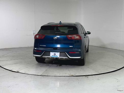 Used 2017 Kia Niro Touring w/ Advanced Technology Package image 2