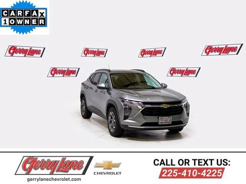 Certified 2025 Chevrolet Trax LT w/ LT Convenience Package FWD image 1