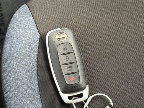 Used 2025 Nissan Versa SV FWD image 18