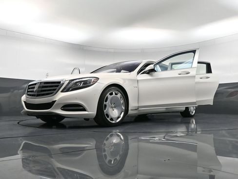 Used 2017 Mercedes-Benz Maybach S 600 image 44