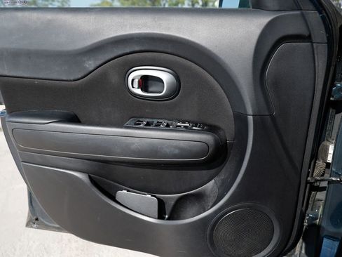 Used 2017 Kia Soul + image 36