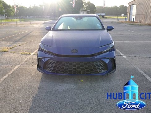 Used 2025 Toyota Camry SE w/ Multimedia Upgrade Package FWD image 8