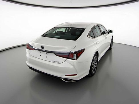 Used 2022 Lexus ES 350 image 5