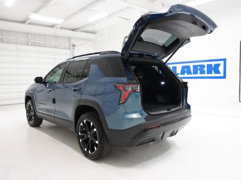 New 2026 Chevrolet Equinox RS w/ Convenience Package III FWD image 9