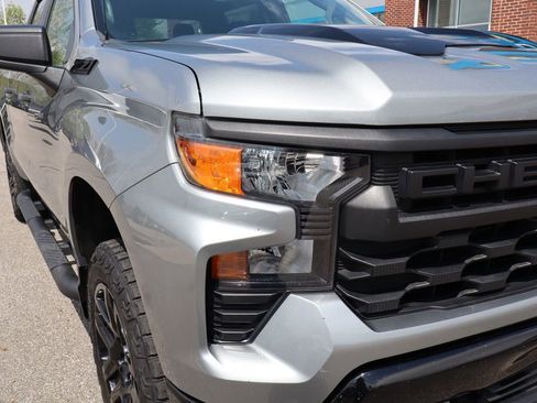 Used 2024 Chevrolet Silverado 1500 Custom Trail Boss AWD/4WD image 2