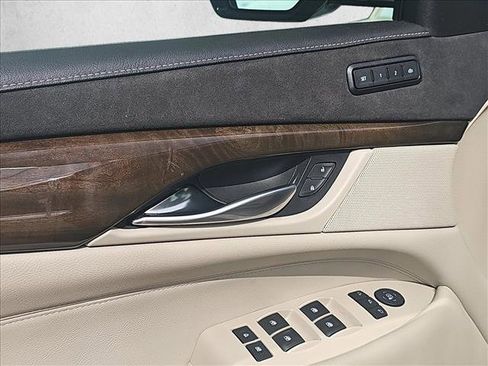 Used 2019 Cadillac Escalade Premium Luxury image 16