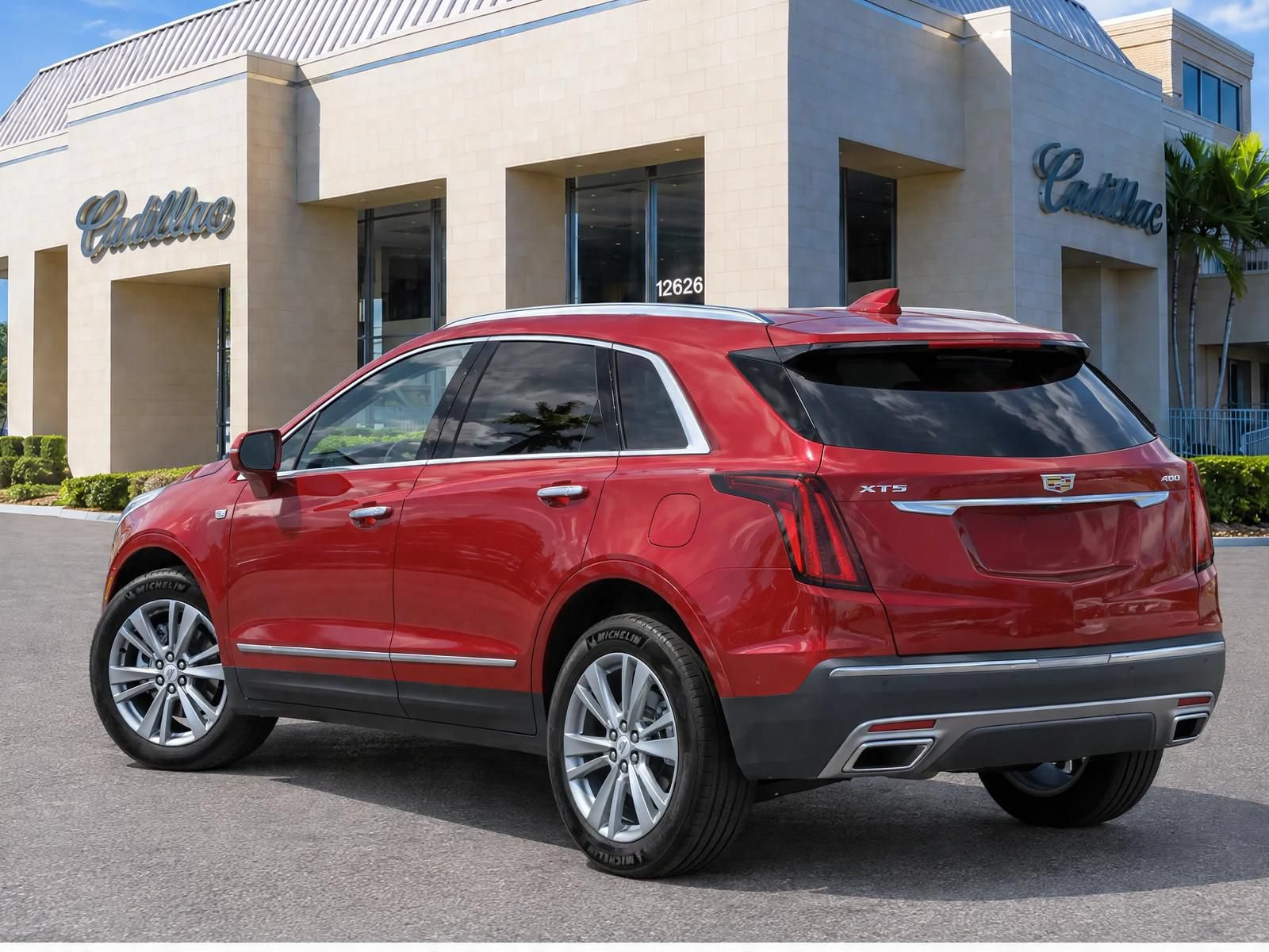 Used 2024 Cadillac XT5 Premium Luxury w/ Technology Package FWD image 3