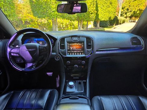 Used 2019 Chrysler 300 S image 15