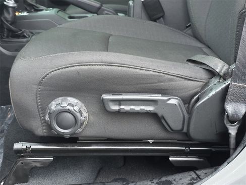 Used 2022 Jeep Gladiator Willys image 32