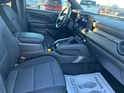 Used 2025 Chevrolet Colorado W/T w/ WT Convenience Package II image 27