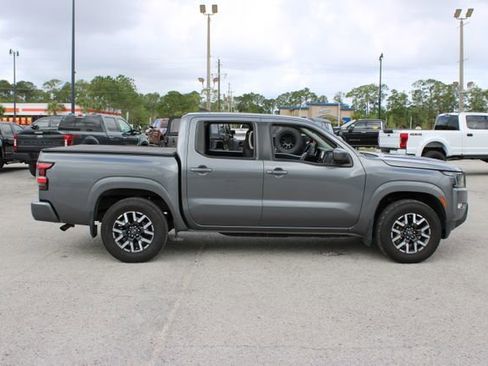 Used 2022 Nissan Frontier SV image 12