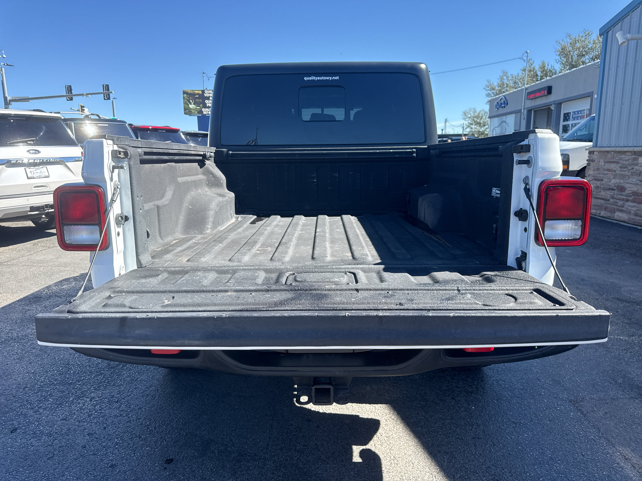 Used 2021 Jeep Gladiator Rubicon w/ Cold Weather Group AWD/4WD image 8