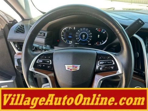 Used 2020 Cadillac Escalade ESV Premium Luxury AWD/4WD image 37
