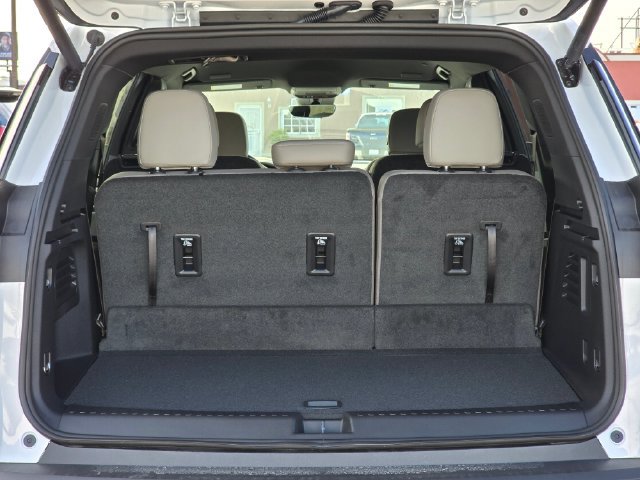 New 2027 GMC Acadia Elevation w/ Elevation Premium Package AWD/4WD image 15