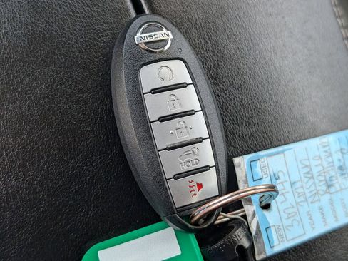 Used 2021 Nissan Rogue Platinum image 32