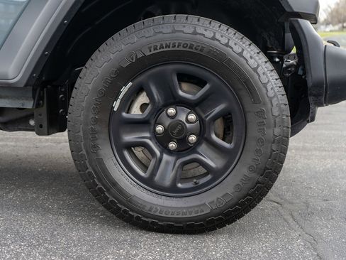 Used 2025 Jeep Wrangler Sport image 10