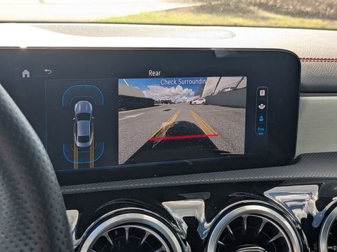 Used 2025 Mercedes-Benz CLA 250 image 17