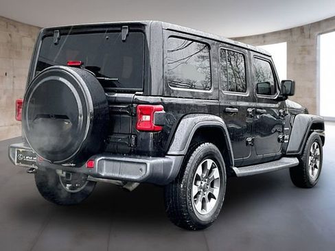 Used 2019 Jeep Wrangler Unlimited Sahara image 5