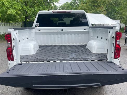 Used 2023 Chevrolet Silverado 1500 LT AWD/4WD image 7